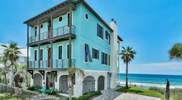 Коттедж с 5 комнатами рядом с пляжем Tangled In Blue 5 Bedroom Holiday Home by Five Star Properties