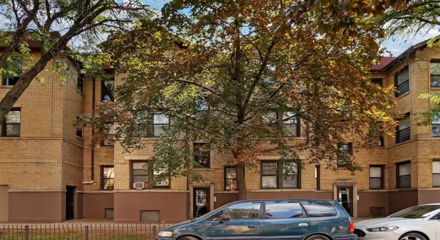 2BR Comfy & Chic Sunnyside Apt near Shop