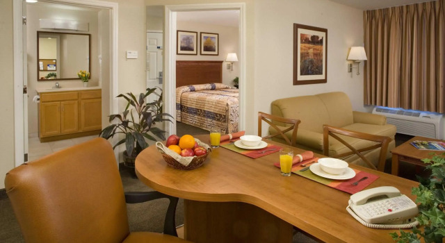 Candlewood Suites Jacksonville by IHG, Забронировать Отель Отели Джэксонвилл с бассейном, Бассейн