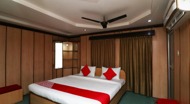 OYO Flagship 30893 Hotel Bob's, Забронировать Отель Отели штата Карнатаки 3 звезды, 3*