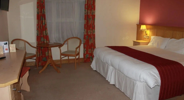 Трёхместный номер Standard Mahons Hotel
