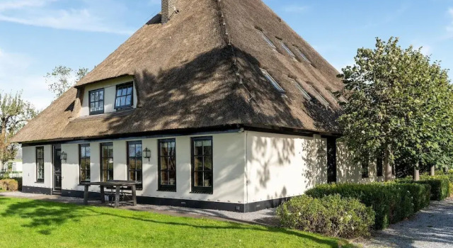 Коттедж Spacious Holiday home De Pauwenhof