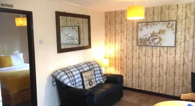 Wren 21-Hot Tub-Woodland Lodges-Tenby-Camarthenshire, Забронировать Отель Кармартен Carmarthenshire
