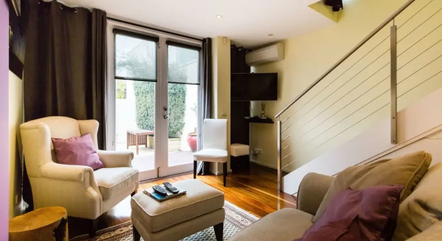 ALEXANDER, 2BDR South Melbourne House, Book Hotel  