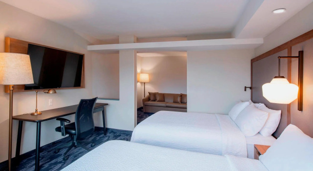 Четырёхместная студия Fairfield Inn & Suites by Marriott Kelowna
