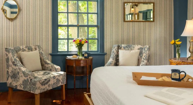 Waldo Emerson Inn, Buchen Sie Bed & Breakfast Hotels in New England mit Parkplatz, Parkplätze