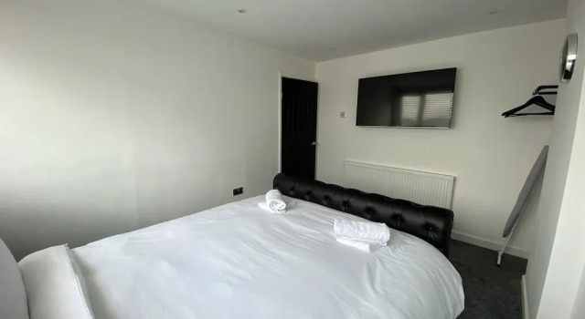 Lovely Refurbished 3-bed House in Liverpool, Забронировать Отель Отели Англии 3 звезды, 3*