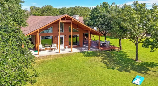 Rhodes Retreat w/ Dock on Cedar Creek Lake!, Boek Vakantiehuis Log Cabin Verenigde Staten