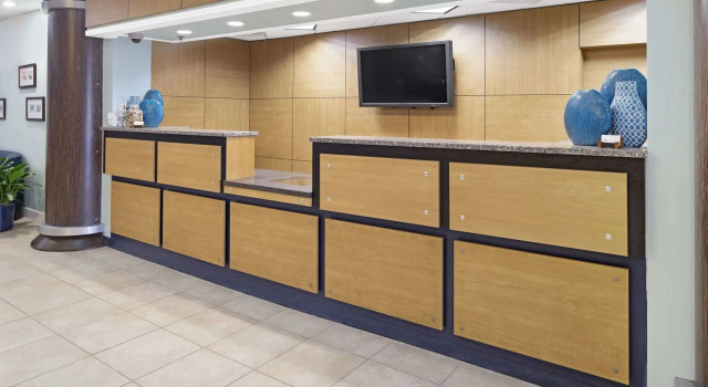 Hilton Vacation Club Daytona Beach Regency, Забронировать Отель Отели Дейтона-Бич с парковкой, рядом с Базилика Святого Димитрия, Парковка