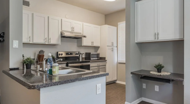 The Luxe Suites of Oceanside with Pool & Gym, Book Hotel Oceanside San Diego County