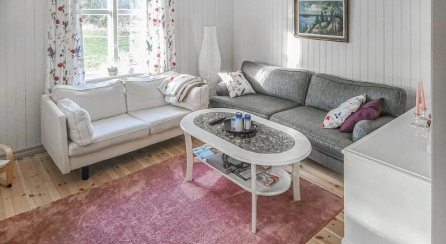 Stunning Home in Löttorp With 4 Bedrooms, Забронировать Отель Отели лена Кальмара с парковкой, Парковка
