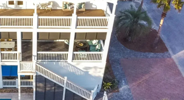 Коттедж Fin by Avantstay 9 BR Destin Oasis With Pool & Spa Walk to Beach