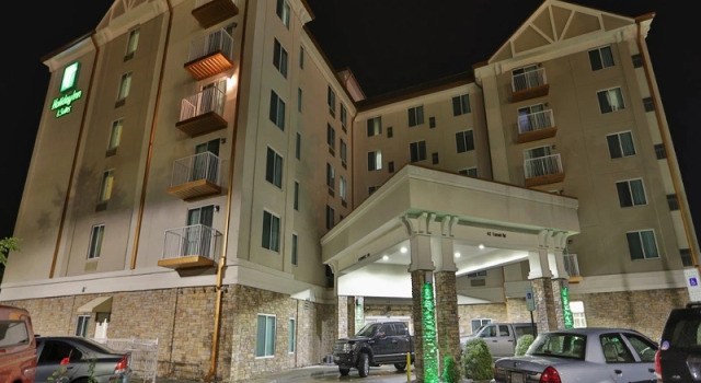 Люкс с 2 комнатами Holiday Inn & Suites Arden - Asheville Airport by IHG