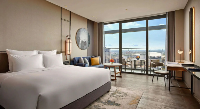 Номер Superior с балконом Pullman Hai Phong Grand Hotel