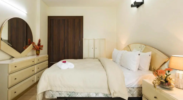 Hostie Elina-3BR Condo West/Central Delhi