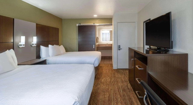 Best Western Pony Soldier Inn & Suites, Забронировать Отель Флагстафф Гранд-Каньон, рядом с Гольф-клуб Aspen Valley