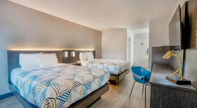 Четырёхместный номер Standard Motel 6 Tulsa, Ok - Central