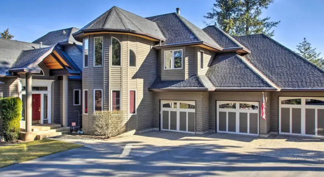 Luxurious Liberty Lake Hideaway w/ Hot Tub!, Book Vacation Home Liberty Lake Spokane Metropolitan Area