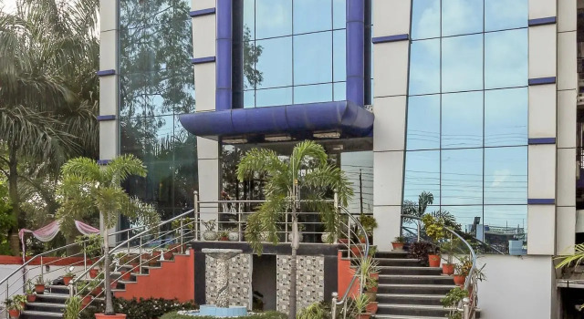 Hotel Grand Legacy, Rezervovat Hotel Déhrádún Uttarakhand