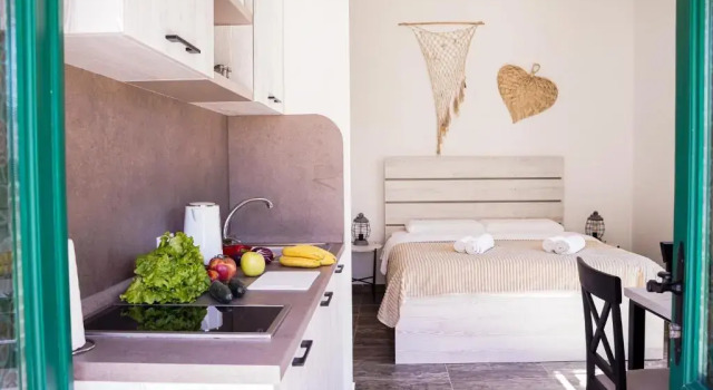 Waikiki Beach House, Забронировать Отель Тиват Округ Тиват, рядом с Пляж Вайкики