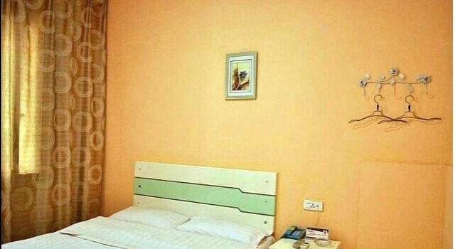 Kaili Baijia Hostel, Prenota Ostello Qiandongnan Cina