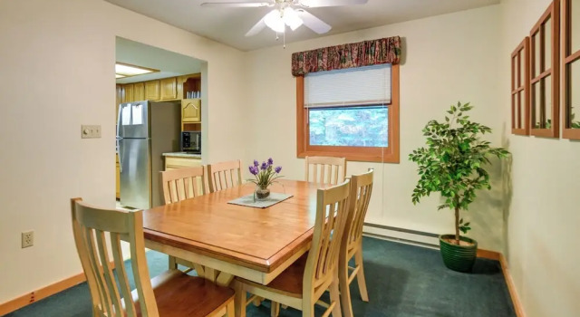 Well-appointed Lincoln Abode: Ski, Swim + Fish!
