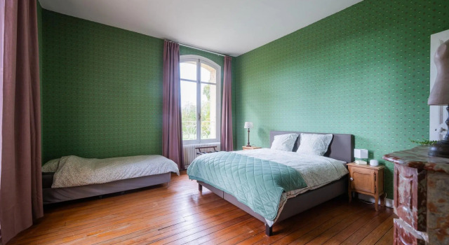 Majestic villa in Pouru-Saint-Remy with garden, Rezervovat Vila Vily v Great Eastern Region, Vila