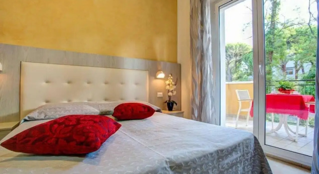 Hotel Majorca, Забронировать Отель Отели Червия 3 звезды, 3*