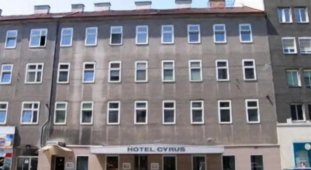 Hotel Cyrus