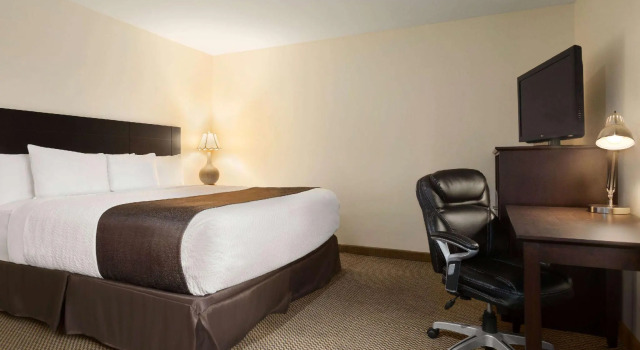 Четырёхместный номер Standard Days Inn by Wyndham Trois-Rivieres