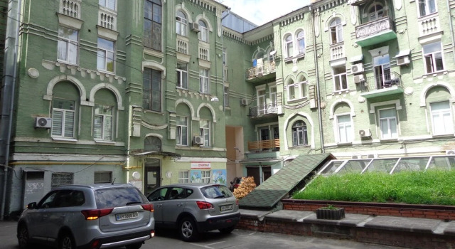 Olympiiska apartments, Забронировать Апартаменты/квартира Отели Киева с парковкой, рядом с Андреевский спуск, Парковка