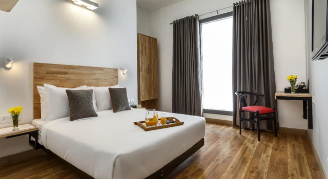 OYO Townhouse 010 La Paradise, Забронировать Отель Отели Нью-Дели с завтраком, Завтраки