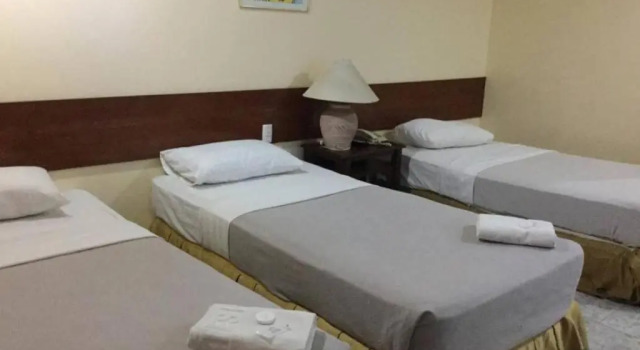 Трёхместный номер Deluxe Dotties Place Hotel & Restaurant