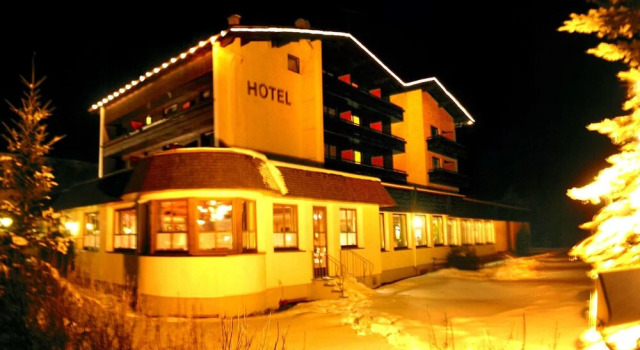 Hotel Kajetansbrücke, Đặt Khách sạn Pfunds Tirol