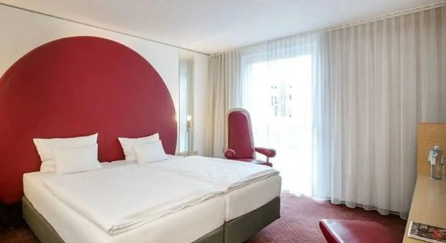 Двухместный номер Comfort с балконом и с красивым видом из окна ARCOTEL Rubin Hamburg