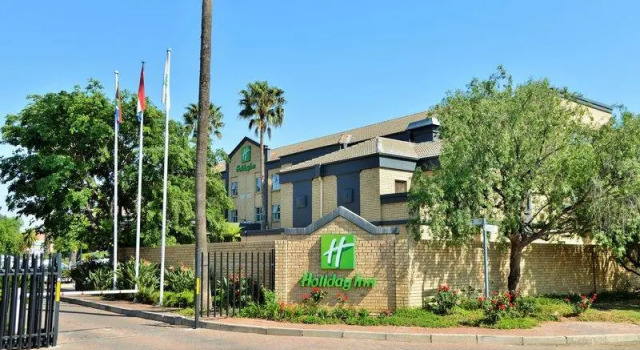 Люкс Deluxe Holiday Inn Johannesburg OR Tambo Airport Hotel by IHG