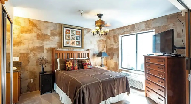 Люкс Deluxe с балконом Carriage House Condominiums by All Seasons Resort Lodging