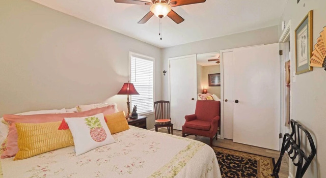 Coastal Escape w/ Yard, Walk 1 Mile to Texas A & M, Buchen Sie Ferienhaus Cottages in Corpus Christi, Cottage