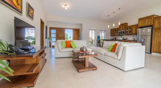 Вилла Contemporary Design With Lots of big Windows