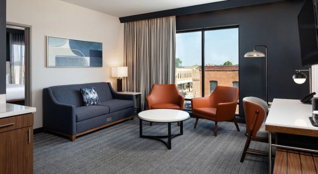 Двухместный люкс Courtyard by Marriott Owatonna Downtown