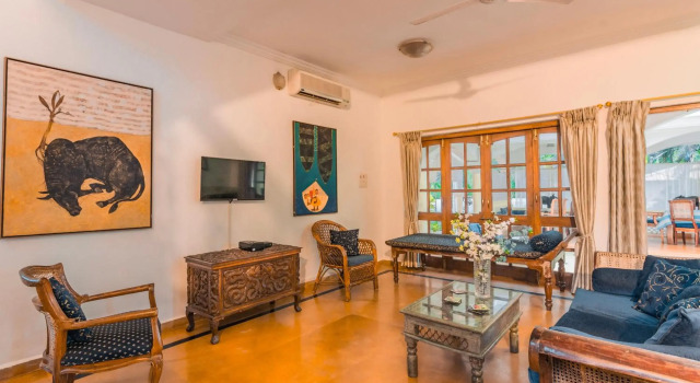 Beachfront mansion with pool, Book Villa Hotels in Goa with a Pool, Swimming Pool