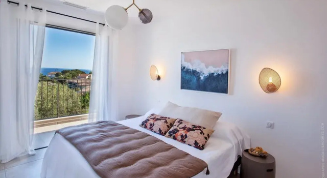 Superb Villa With Pool and sea View, Varaa Villa Monticello 