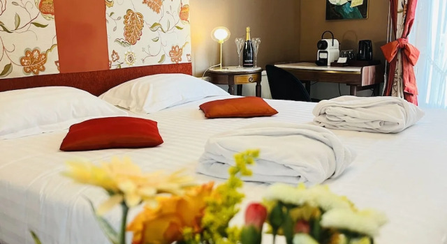 Номер Deluxe BRIT HOTEL & SPA Le Roc au Chien