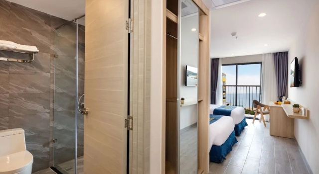 Номер Deluxe с видом на воду CTK Golden Hotel
