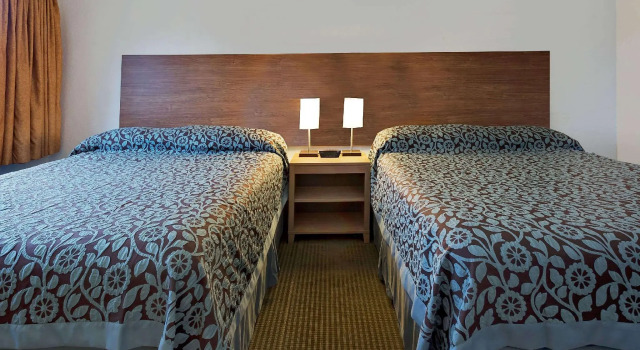 Четырёхместный номер Standard Days Inn by Wyndham Winona