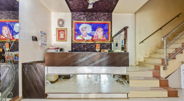 Hotel Shri Samarth by OYO Rooms, Забронировать Отель Отели штата Махараштры с завтраком, Завтраки