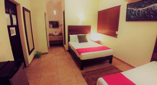 Четырёхместный номер Standard El Roble Hotel