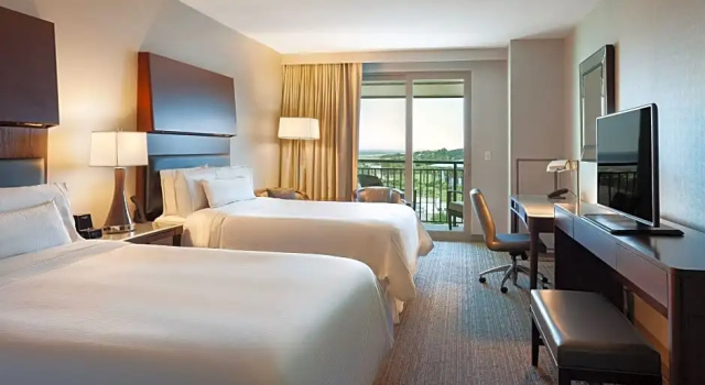 Четырёхместный номер Standard с балконом The Westin Jekyll Island Beach Resort