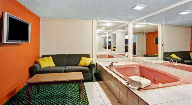 Двухместный номер Standard Knights Inn Detroit Area Sterling Heights