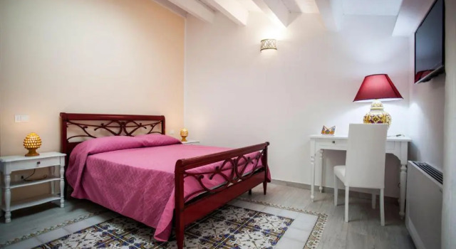 Palazzo Pagliaro, Buchen Sie Hotel Santo Stefano di Camastra Monti Nebrodi
